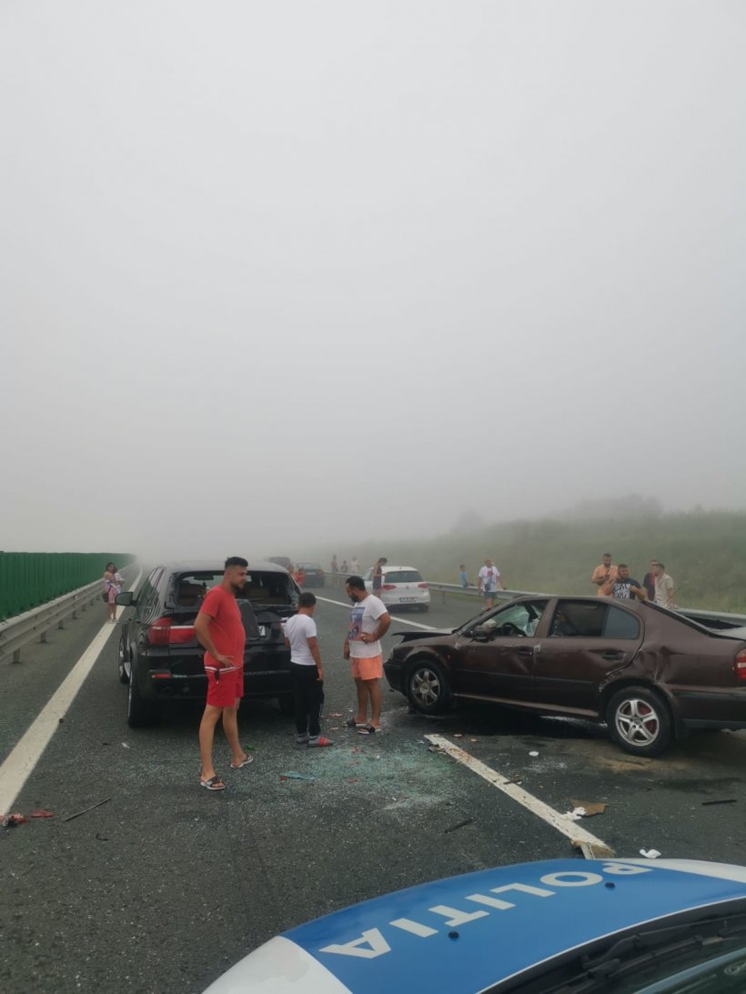 PLANUL ROȘU ACTIVAT!Accident în lanț pe Autostrada Soarelui: Peste 52 de mașini implicate, 22 ...